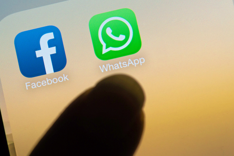 Neue Studie zu Whatsapp. Foto: Arno Burgi/dpa