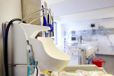 Werden Operationen wegen der Pandemie verschoben? Wie überlastet sind die Krankenhäuser? Foto: dpa