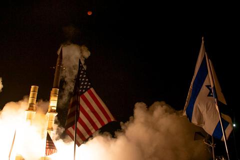 Start einer Rakete des Raketenabwehrsystems "Arrow 3", das anfliegende Raketen bis über 100 Kilometer Höhe außerhalb der Atmosphäre zerstören kann.  Foto: Israelisches Verteidigungsministerium 