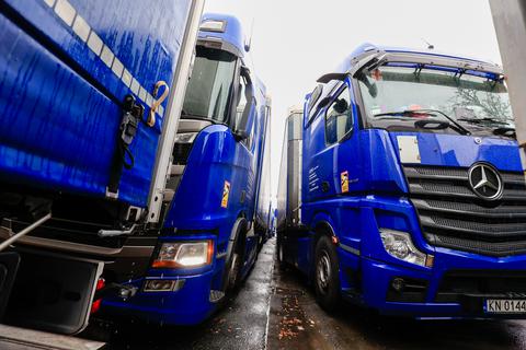 Seit Ende März haben die Lkw-Fahrer ihre Laster auf der Raststätte Gräfenhausen-West abgestellt.