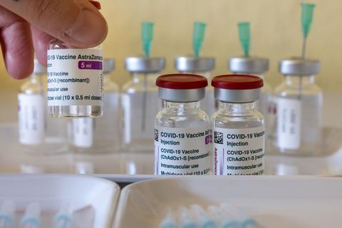 An die 28 hessischen Impfzentren wurden mittlerweile 112.800 Dosen des Corona-Impfstoffs von Astrazeneca geliefert.  Foto: dpa