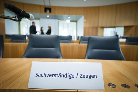 Vier Mitarbeiter aus dem Lagezentrum des Innenministeriums müssen erneut in den Zeugenstand des Ahrflut-Untersuchungsausschusses.