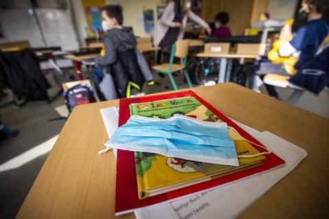 Schüler in Rheinland-Pfalz sollen dann einmal wöchentlich getestet werden.  Foto: Lukas Görlach