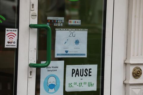 Ohne Impfnachweis und Maske kommen Gäste in viele Lokale in Rheinland-Pfalz nicht mehr rein. Foto: dpa