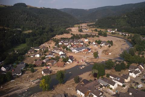 Das Hochwasser der Ahr hat nicht nur große Schäden hinterlassen. Es kamen 134 Menschen ums Leben.  Foto: Thomas Frey/dpa
