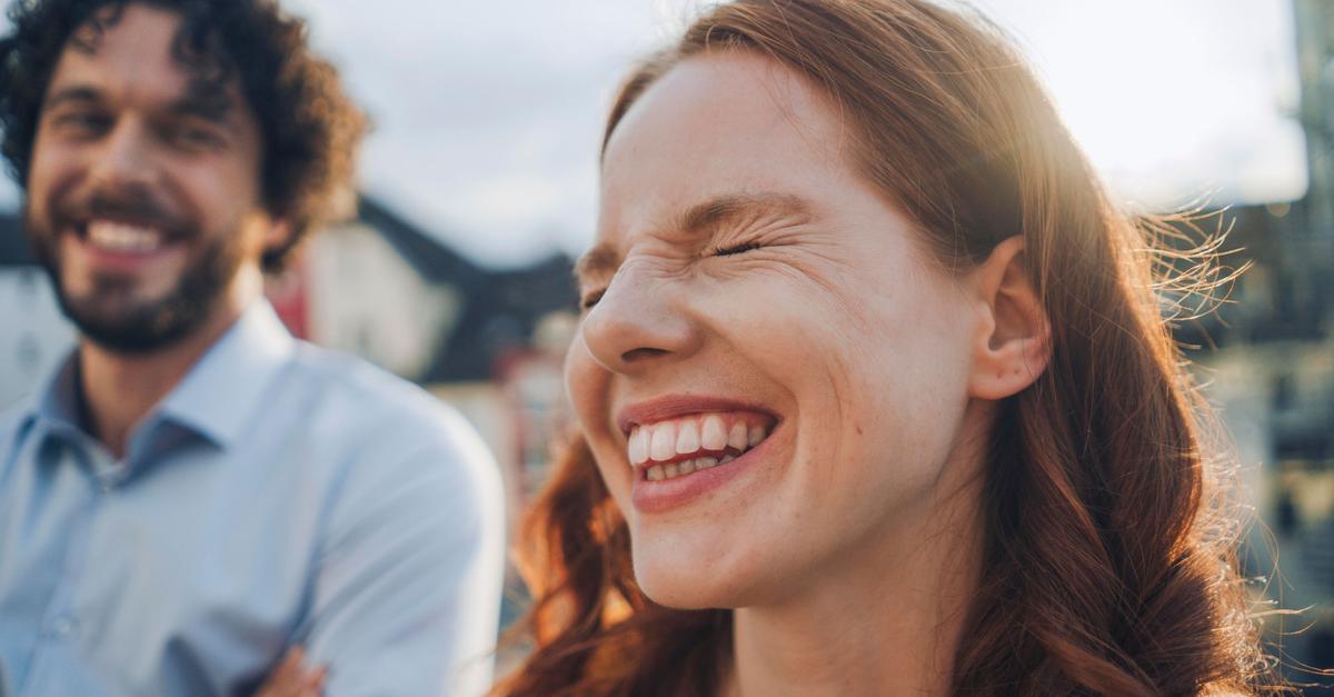 Gute Laune in drei Minuten? So funktioniert das Lachtelefon