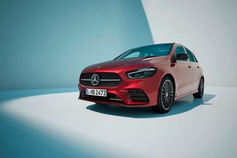 Auch die B-Klasse kommt mit überarbeiteter Optik und teils veränderten Antrieben in den Handel. © Mercedes-Benz AG/dpa-tmn