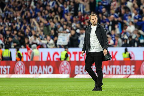 Er ist bedient: Mainz-05-Trainer Bo Svensson.