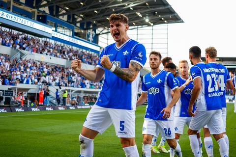Da war noch alles gut: Matej Maglica bejubelt seinen Treffer zum 2:0. Nach 49 Minuten sah er die Rote Karte.