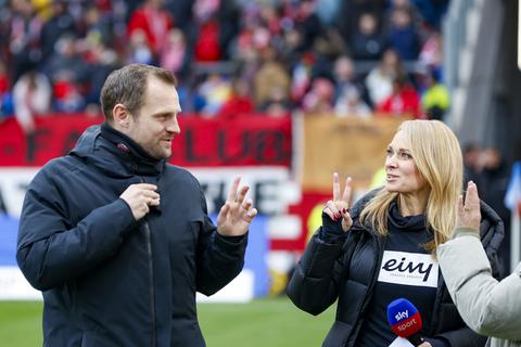 Über die Ziele von Mainz 05 mit den Medien reden? Eigentlich nicht die Aufgabe von Trainer Bo Svensson.