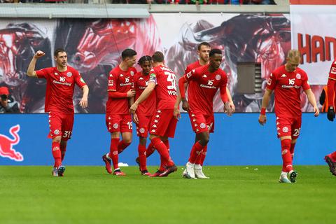 Gleich dreimal durften die Spieler von Mainz 05 in Leipzig beim 3:0-Sieg jubeln.