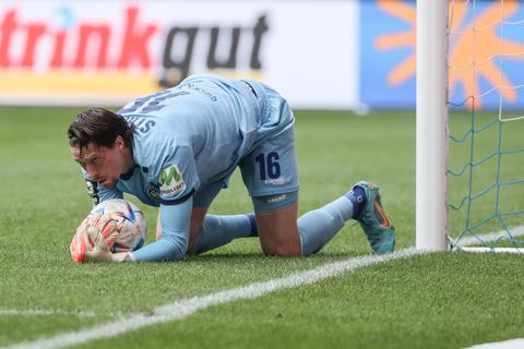 Unverhofftes Comeback nach 21 Spielen Verletzungspause. Florian Stritzel rückte in Duisburg zwischen die Pfosten, weil Arthur Lyska (Knieprobleme) und Mohamed Amsif (grippaler Infekt) verhindert waren.