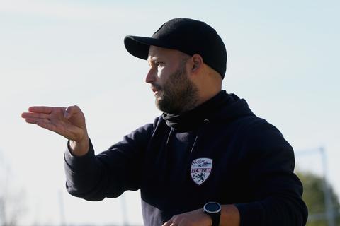 Trifft mit dem FSV Hessen Wetzlar am Samstag im ersten Test des neuen Jahres auf Montabaur: Trainer Dennis Peter.