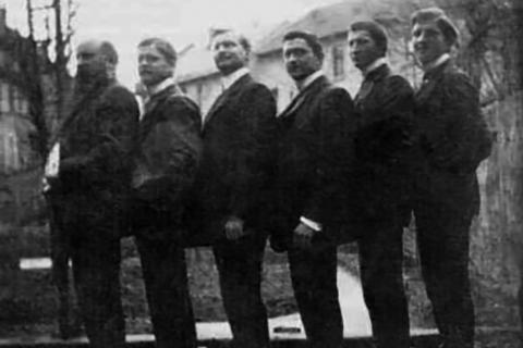 Die Vereinsgründer, von links Professor Leopold Ensgraber mit den Söhnen Fritz, Bernhard, Karl, Wilhelm und Ernst.