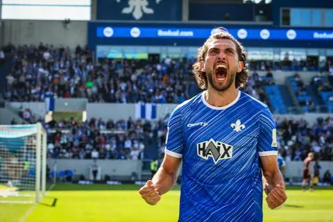 Darmstadt 98: Fraser Hornby Matchwinner bei Kempes Abschied