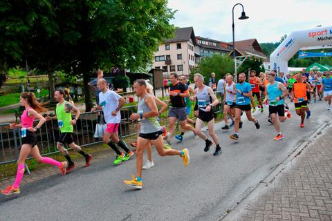 Dreh- und Angelpunkt der Läuferszene war am Wochenende wieder der Volkslauf des Skiclubs Güttersbach. Thomas Kreß