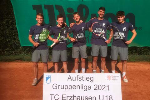 Die Aufsteiger vom TC Erzhausen U18 (von links): Finn Rothmann, Niklas Wehling, Jannik Becker, Maximilian Wallstab und Julian Barth. Foto: Heiko Rothmann 