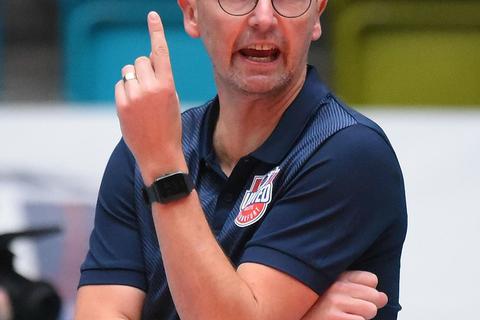 Fingerzeig: Christophe Achten, Trainer der United Volleys, hätte gerne länger auf die Zwischenrunde gewartet. Foto: Jan Hübner