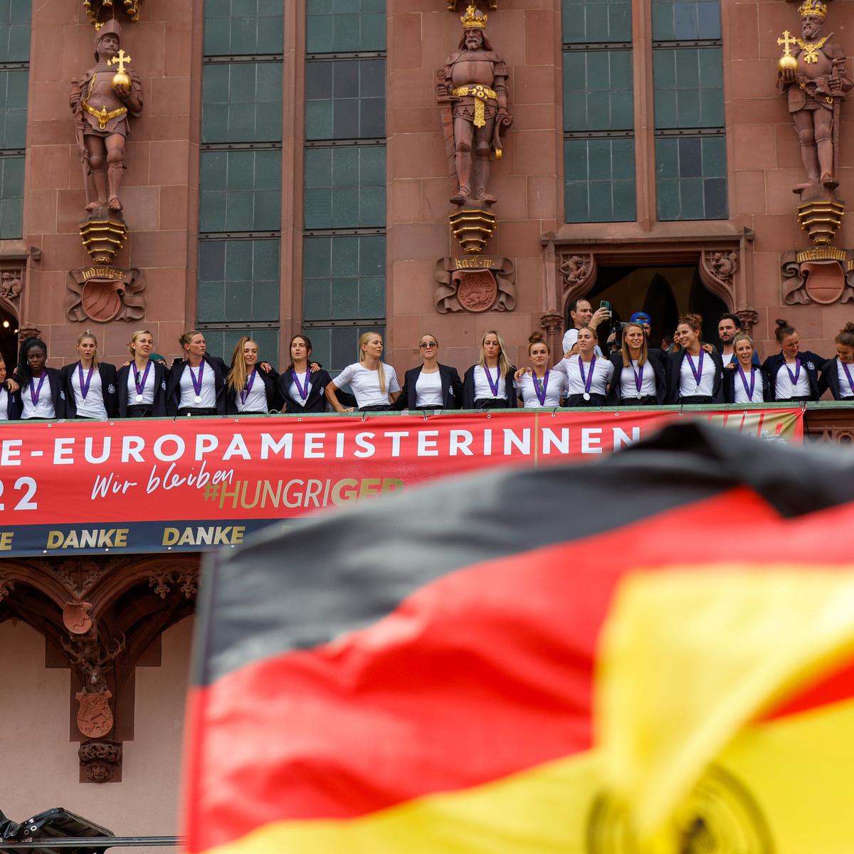 Tausende Fans feiern DFB-Frauen in Frankfurt Echo Online