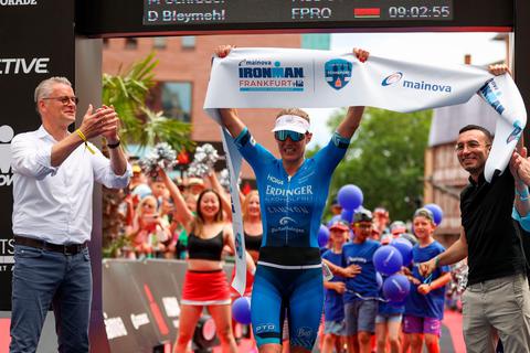 In Frankfurt feierte Daniela Bleymehl der zweite Ironman-Sieg der Saison. Es folgte eine Enttäuschung auf Hawaii, nach der sich die Darmstädterin entschied, noch ein weiteres Mal auf der Langdistanz zu starten - an diesem Freitag in Israel. © Joaquim Ferreira