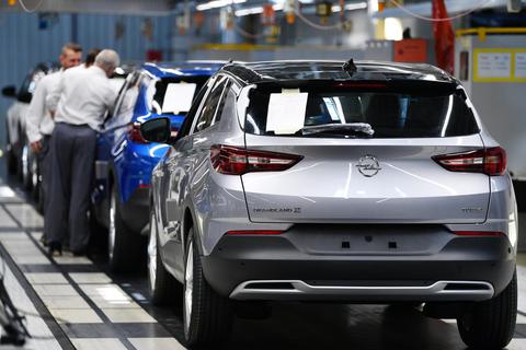 Seit Ende August läuft im Eisenacher Opel-Werk der SUV Grandland vom Band – auf zum Teil veralteten Anlagen. Foto: dpa
