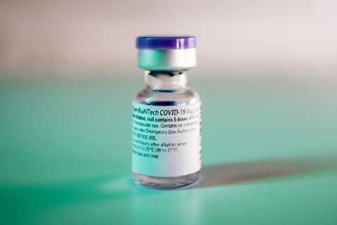 Die Mainzer Biontech und der US-Pharmariese Pfizer wollen ihren Corona-Impfstoff nach der Zulassung direkt an die EU-Mitgliedsstaaten liefern. Foto: dpa