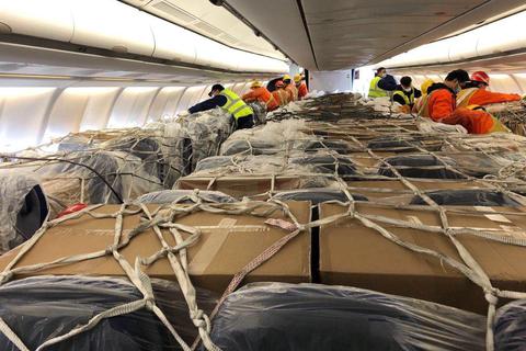 Fracht statt Fluggäste: Lufthansa rüstet Passagiermaschinen für den Warentransport um. Foto: LH Cargo