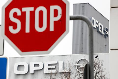 Produktionsstopp: Zumindest bis Jahresende stehen die Bänder bei Opel in Eisenach still. Foto: dpa