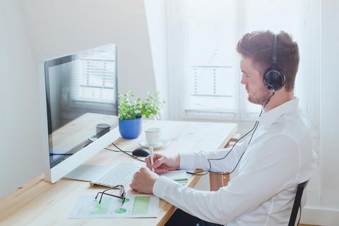 Wer ein virtuelles Meeting als "Webinar" bezeichnet, könnte zur Kasse gebeten werden. Archivfoto: anyaberkut/adobe stock